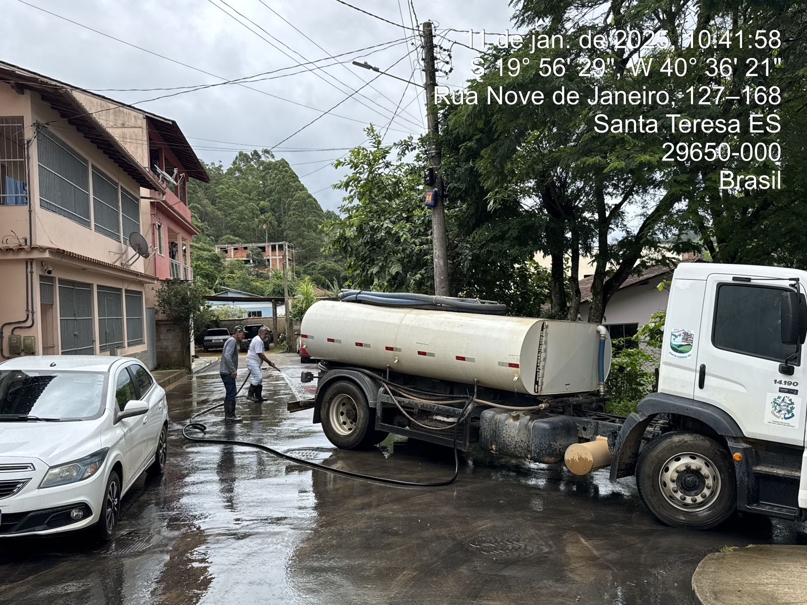 Prefeitura intensifica ações para atender população afetada pelas chuvas em Santa Teresa ES