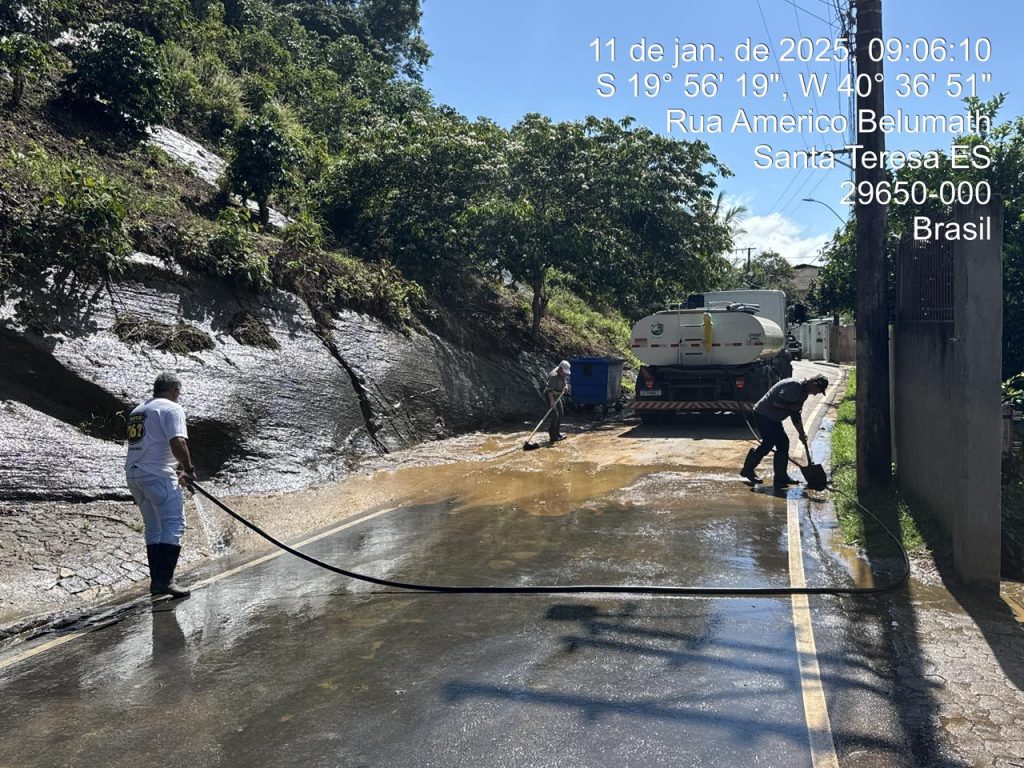 Prefeitura intensifica ações para atender população afetada pelas chuvas em Santa Teresa ES
