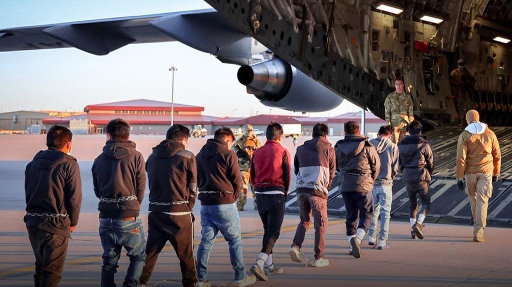 deportados-brasileiros-algemas-eua-2024