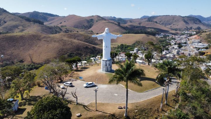 Vista do Cristo Redentor de Colatina e Rio Doce