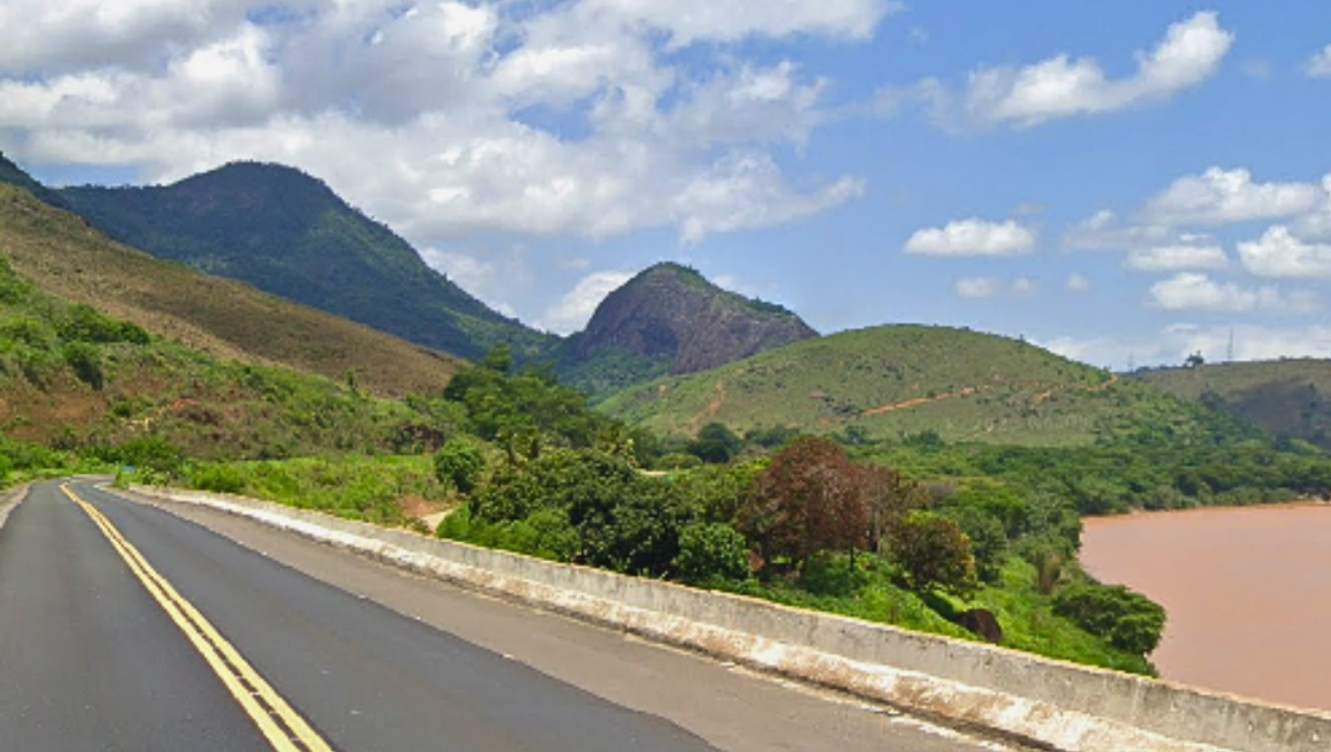 Trecho do km 82 da BR-259 foi interditado.
