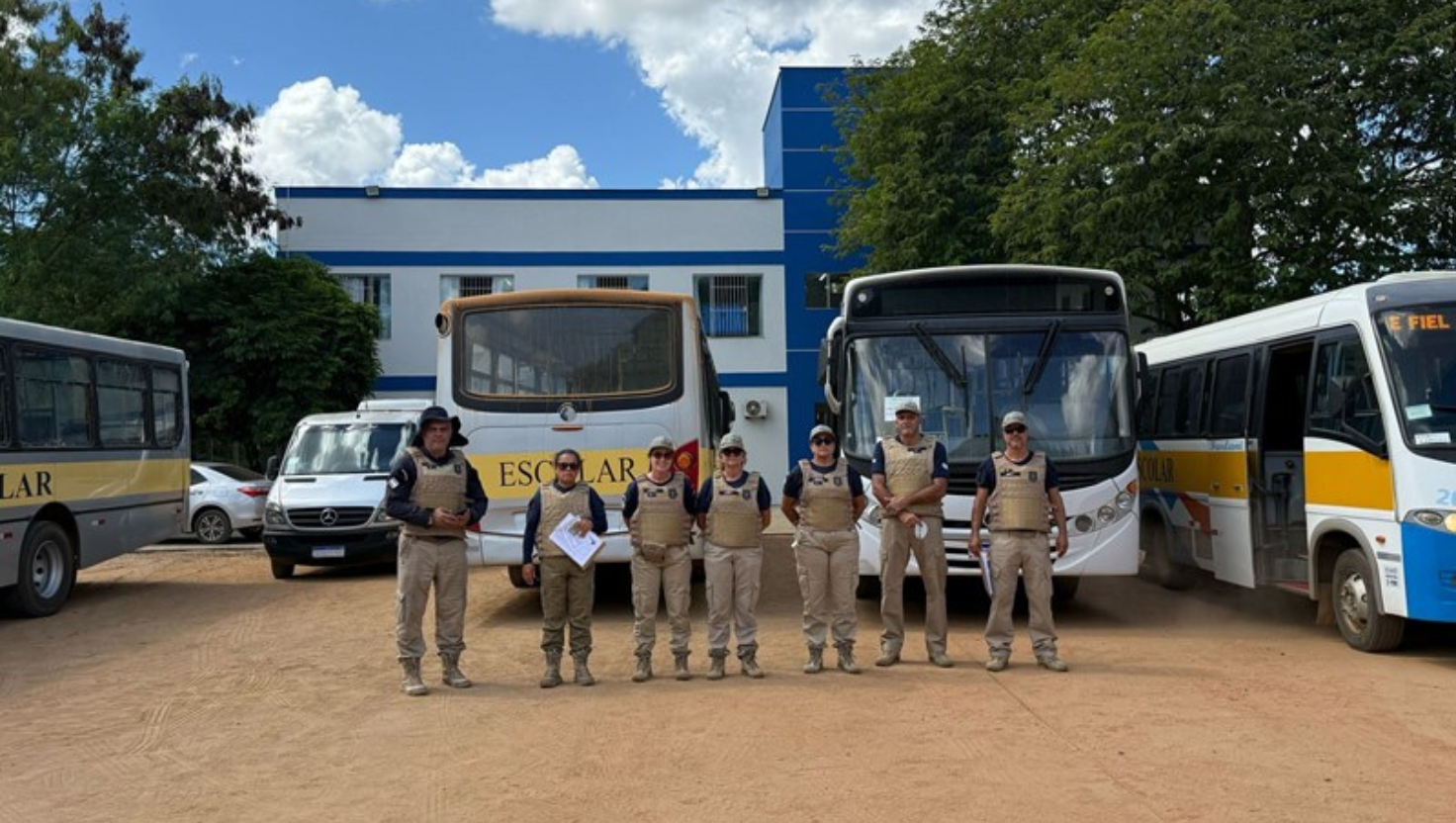 Detran|ES e MPES fiscalizam transporte escolar em Santa Teresa e São Roque do Canaã