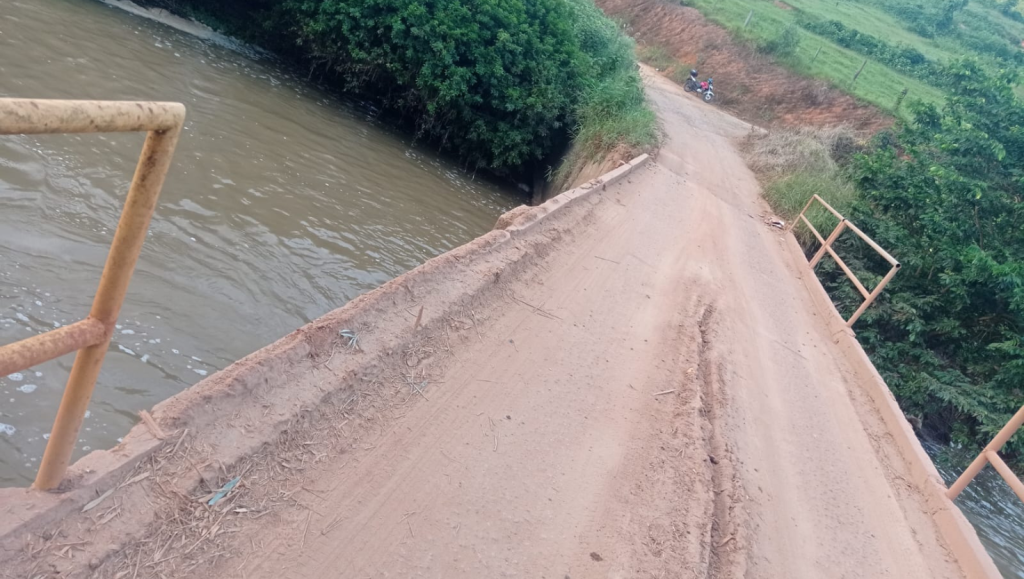 Foto da ponte do Córrego do Argeu