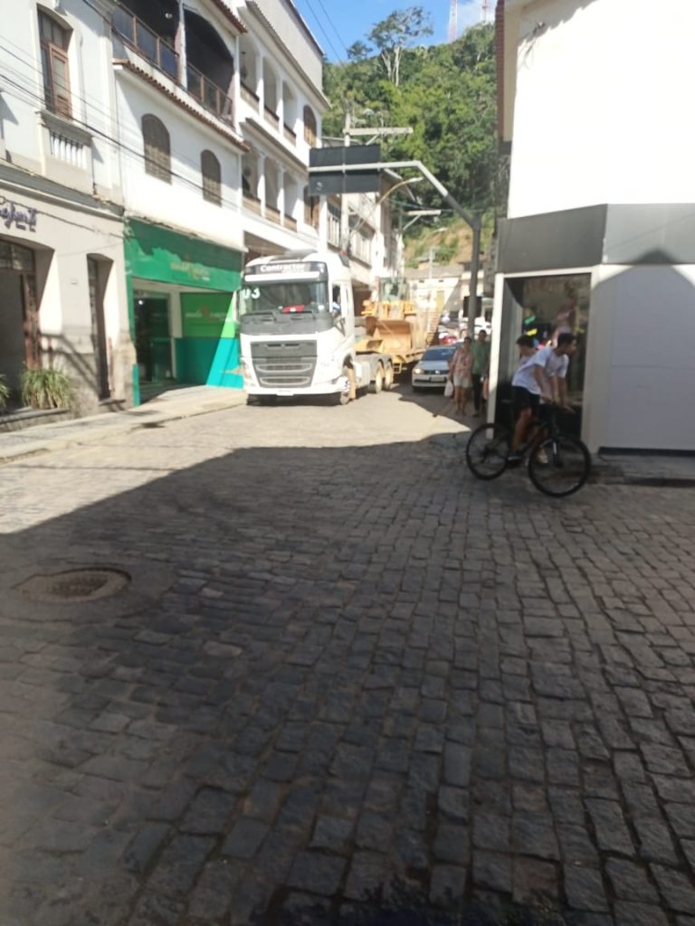 O Governo do Espírito Santo está desenvolvendo projetos para a construção de contornos rodoviários em municípios da Região Serrana, como Santa Teresa e Santa Leopoldina. 